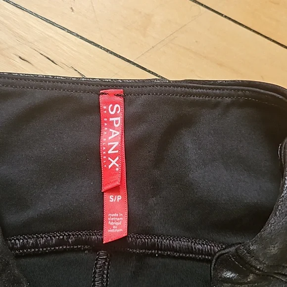 Spanx Faux Leather Leggings - Picture 3 of 5